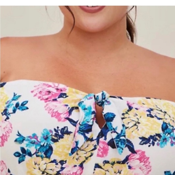 White Floral Mini Gauze Puff Sleeve
Skater Dress 4X - Picture 2 of 12